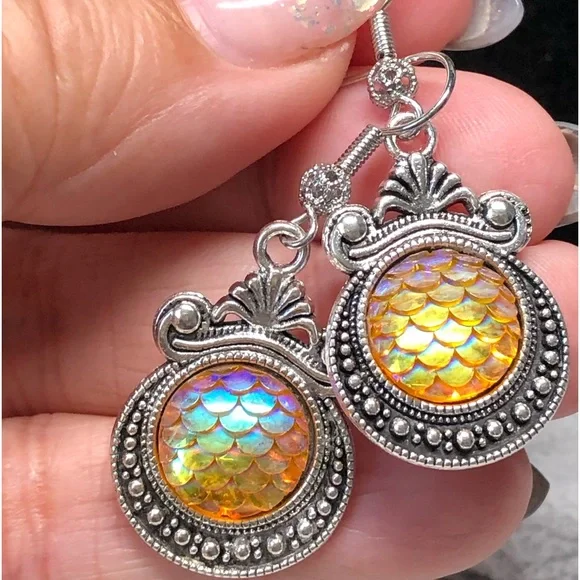 💜✨Tibetan silver earrings with mermaid scale “beads”stones? Very pretty… - Picture 3 of 7